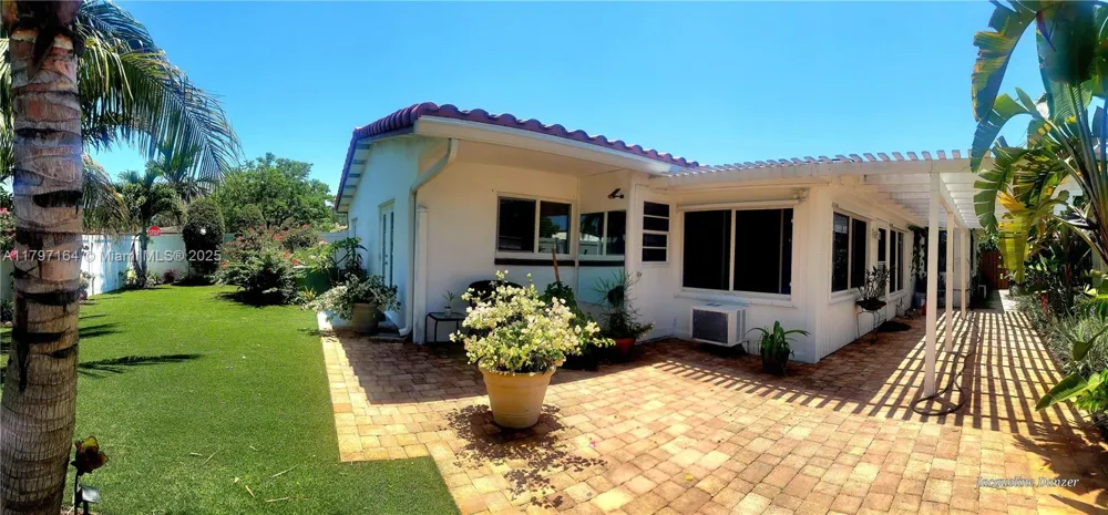 2241 NE 38th St #0 Lighthouse Point, FL 33064