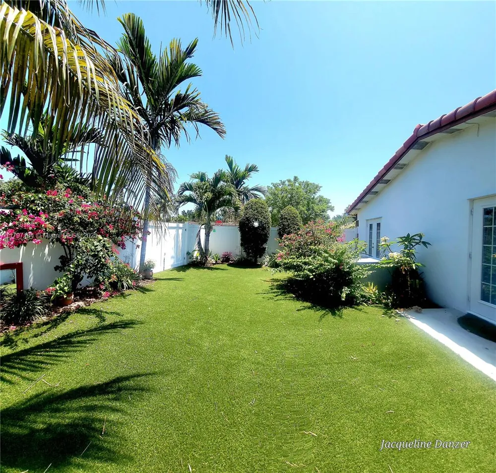 2241 NE 38th St #0 Lighthouse Point, FL 33064