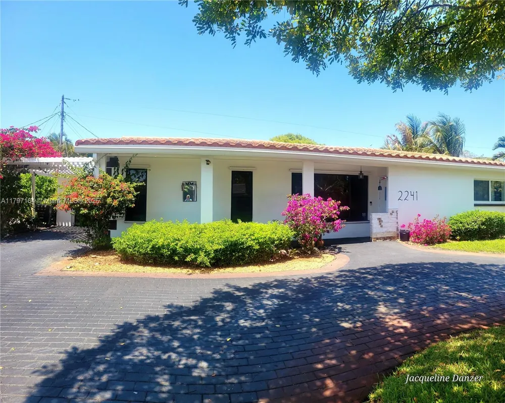 2241 NE 38th St #0 Lighthouse Point, FL 33064