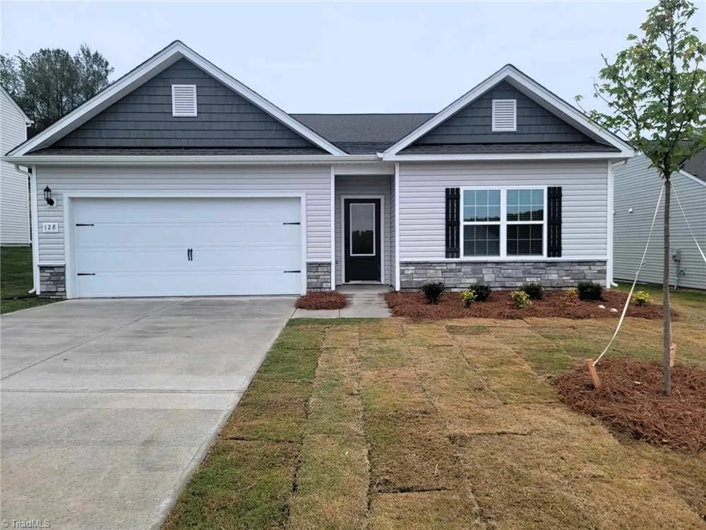 128 Tail Star Court King, NC 27021