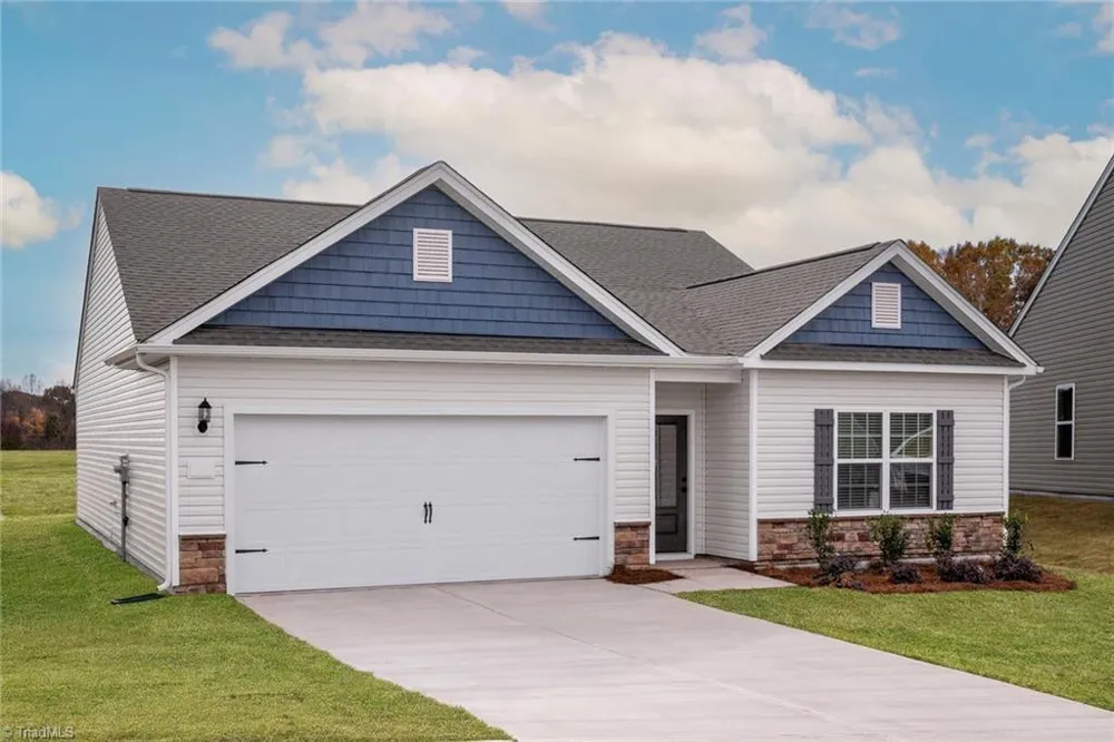 128 Tail Star Court King, NC 27021