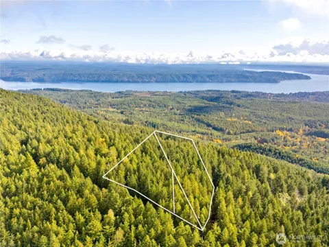 1350 Hilltop Loop Road