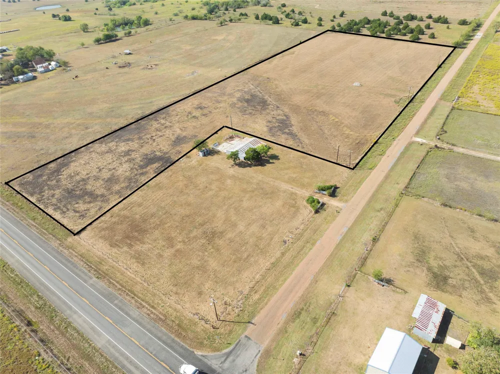 225 Knape Road La Grange, TX 78945