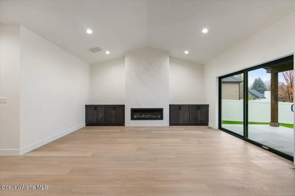 9337 Secretariat Lane Hayden, ID 83835