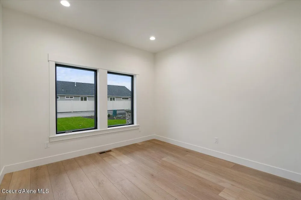 9337 Secretariat Lane Hayden, ID 83835