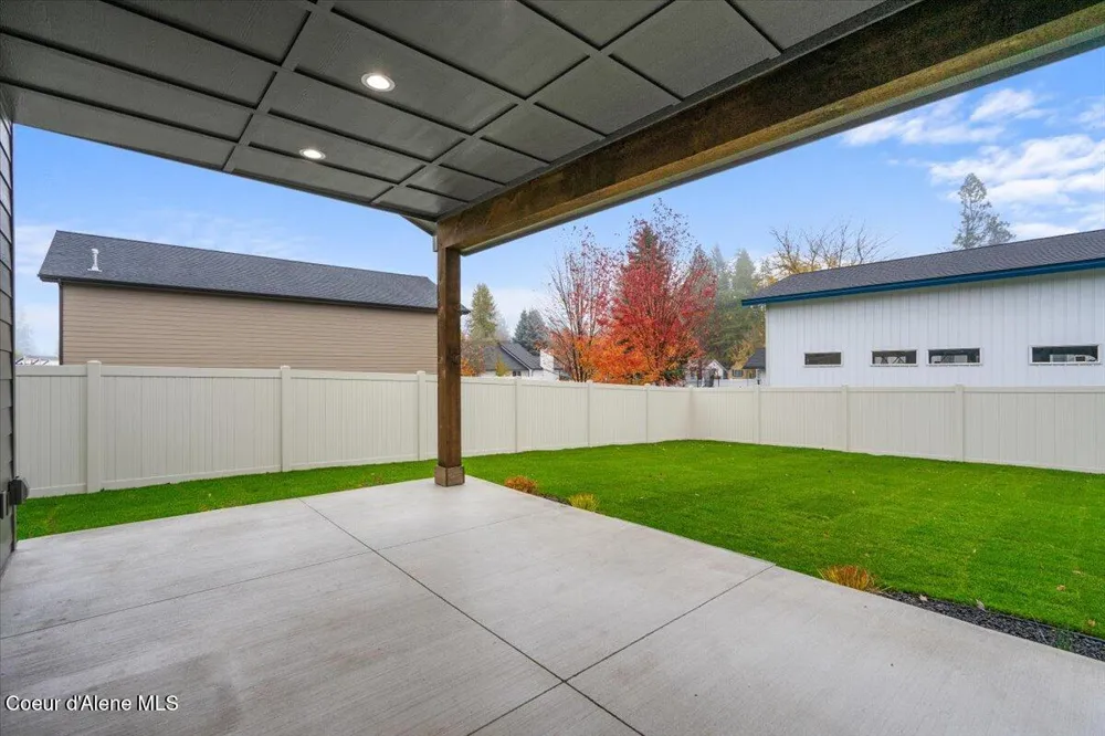9337 Secretariat Lane Hayden, ID 83835