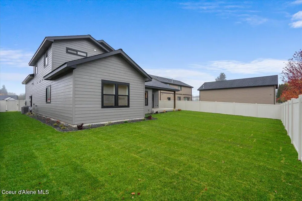 9337 Secretariat Lane Hayden, ID 83835