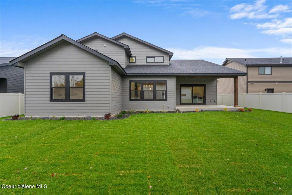 9337 Secretariat Lane Hayden, ID 83835