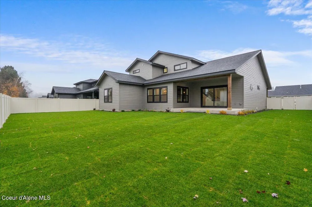 9337 Secretariat Lane Hayden, ID 83835