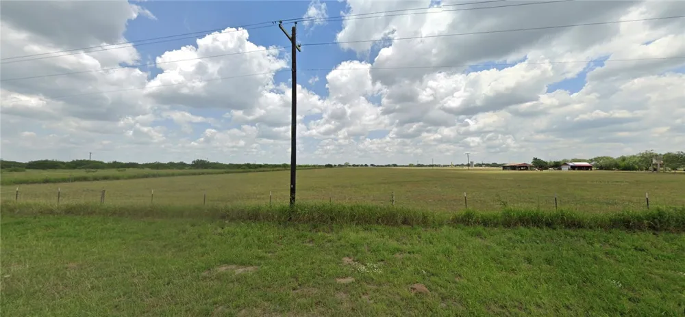 1319 E Travis Street Falfurrias, TX 78355