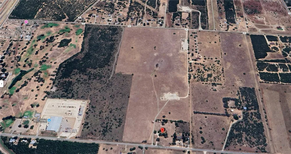 1319 E Travis Street Falfurrias, TX 78355