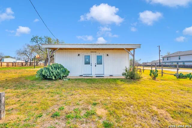 18460 S Ih 37 Elmendorf, TX 78112
