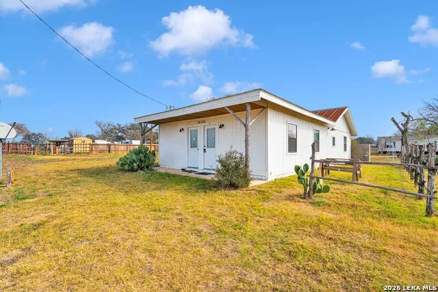 18460 S Ih 37 Elmendorf, TX 78112