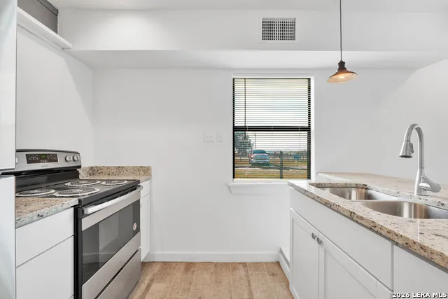 18460 S Ih 37 Elmendorf, TX 78112