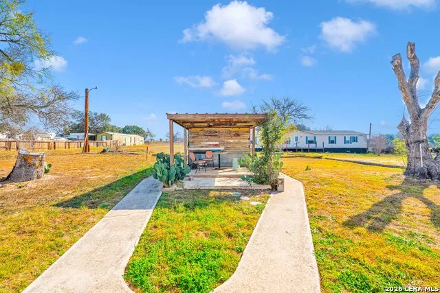 18460 S Ih 37 Elmendorf, TX 78112
