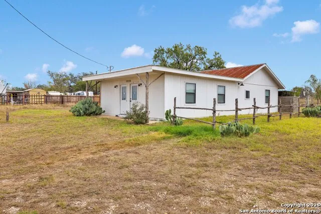 18460 S Ih 37 Elmendorf, TX 78112