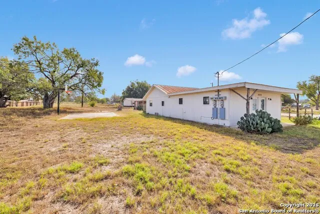18460 S Ih 37 Elmendorf, TX 78112