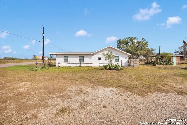 18460 S Ih 37 Elmendorf, TX 78112