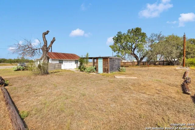 18460 S Ih 37 Elmendorf, TX 78112