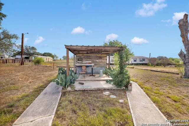 18460 S Ih 37 Elmendorf, TX 78112