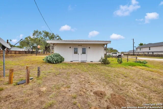18460 S Ih 37 Elmendorf, TX 78112