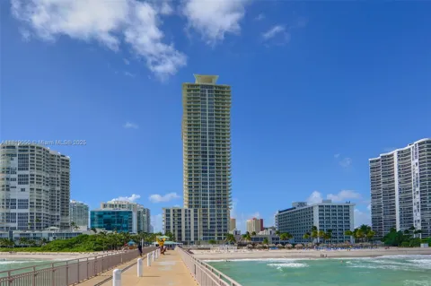 16699 Collins Ave #2107