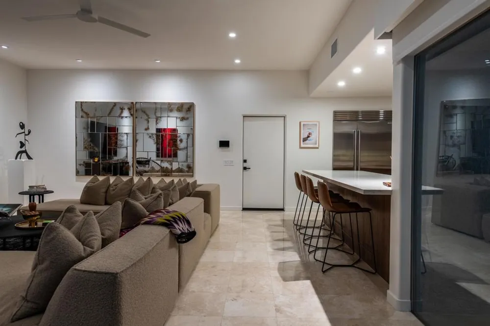 2560 S Camino Real Palm Springs, CA 92264