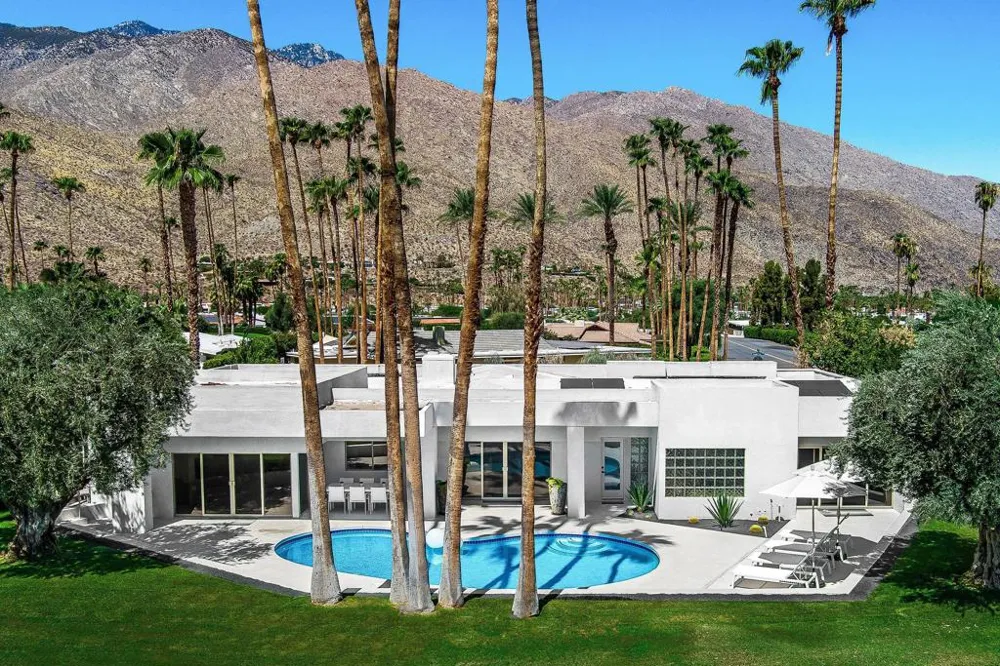 2560 S Camino Real Palm Springs, CA 92264
