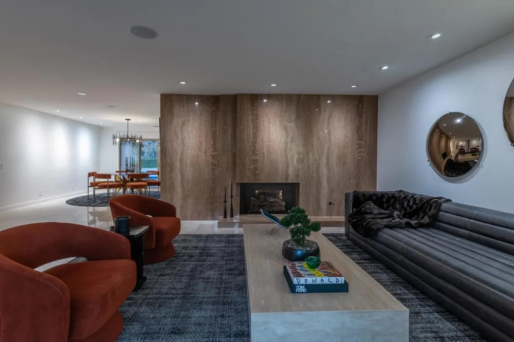 2560 S Camino Real Palm Springs, CA 92264