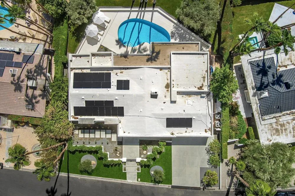 2560 S Camino Real Palm Springs, CA 92264