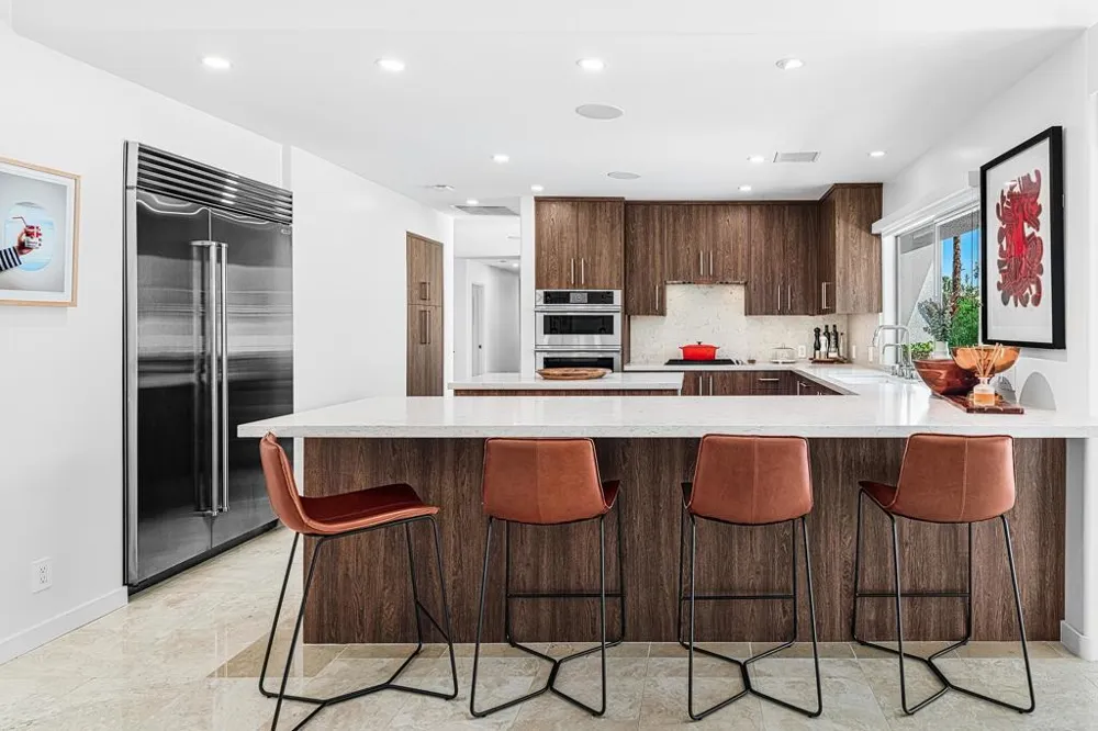 2560 S Camino Real Palm Springs, CA 92264