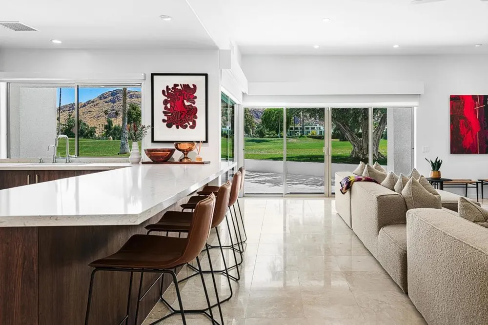 2560 S Camino Real Palm Springs, CA 92264