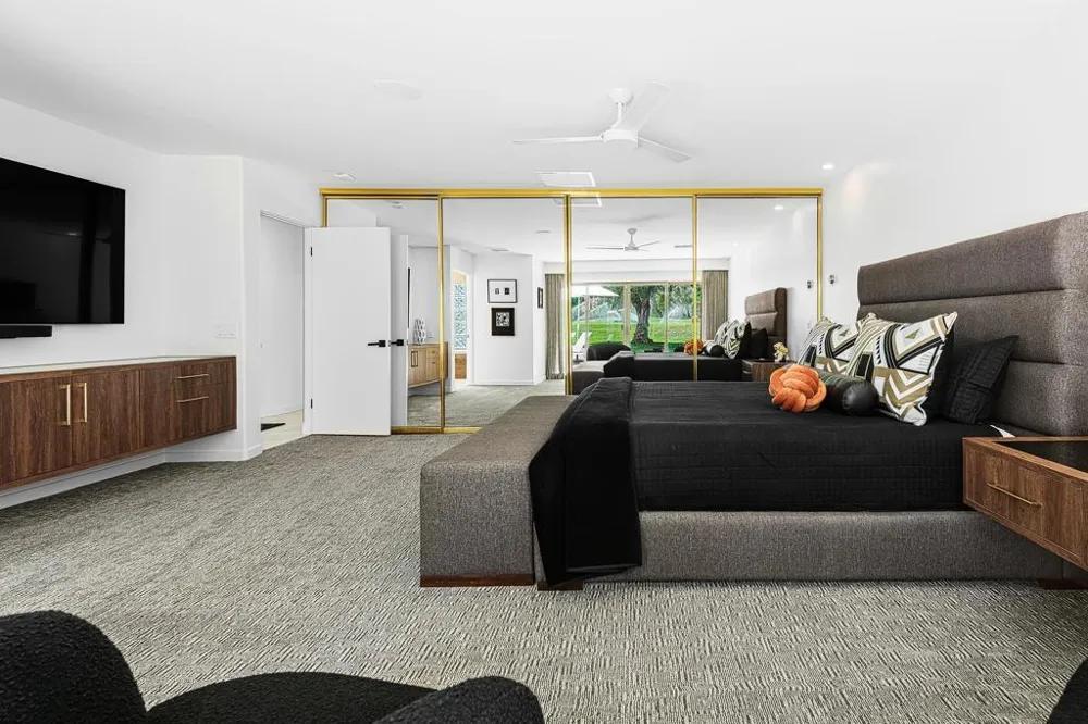 2560 S Camino Real Palm Springs, CA 92264