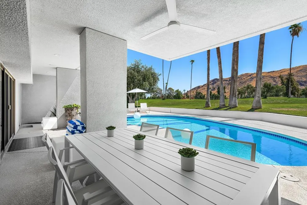 2560 S Camino Real Palm Springs, CA 92264