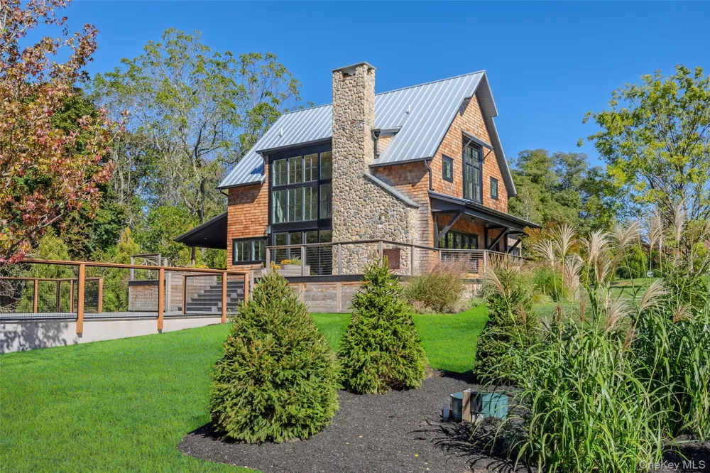 141A Ferry Road Shelter Island, NY 11964
