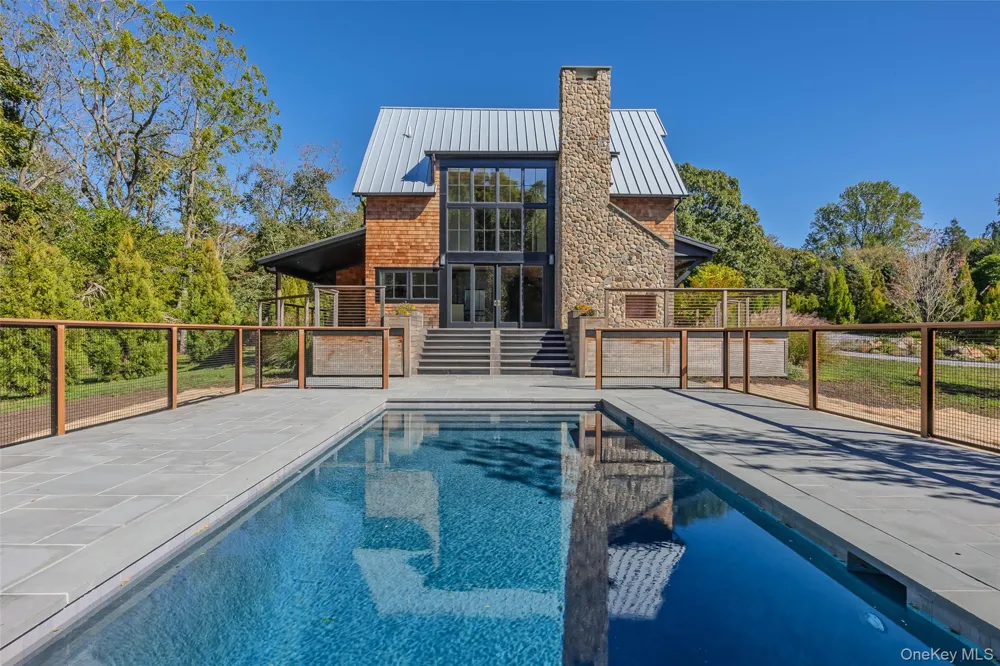 141A Ferry Road Shelter Island, NY 11964