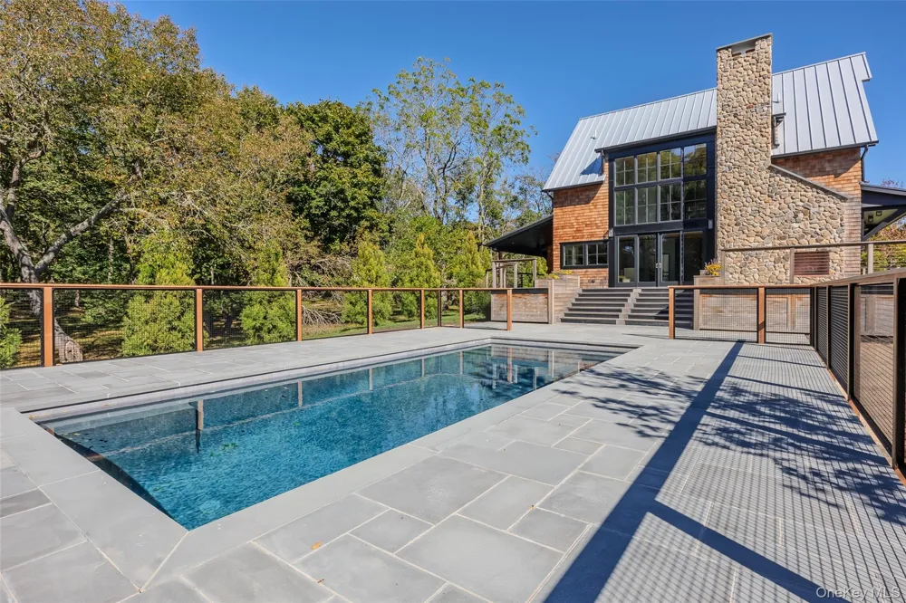 141A Ferry Road Shelter Island, NY 11964