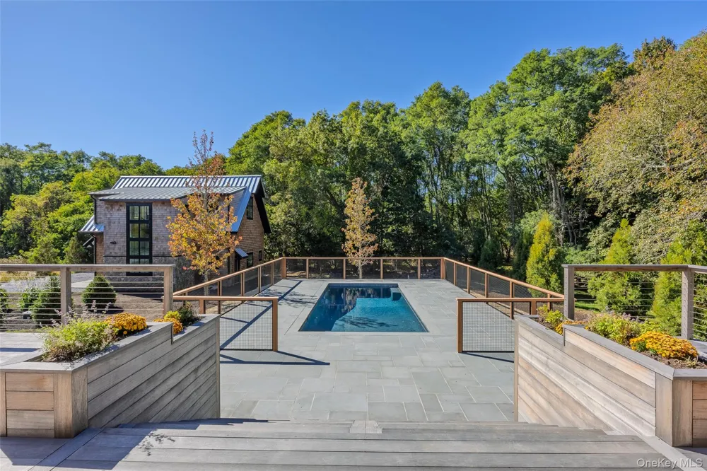 141A Ferry Road Shelter Island, NY 11964