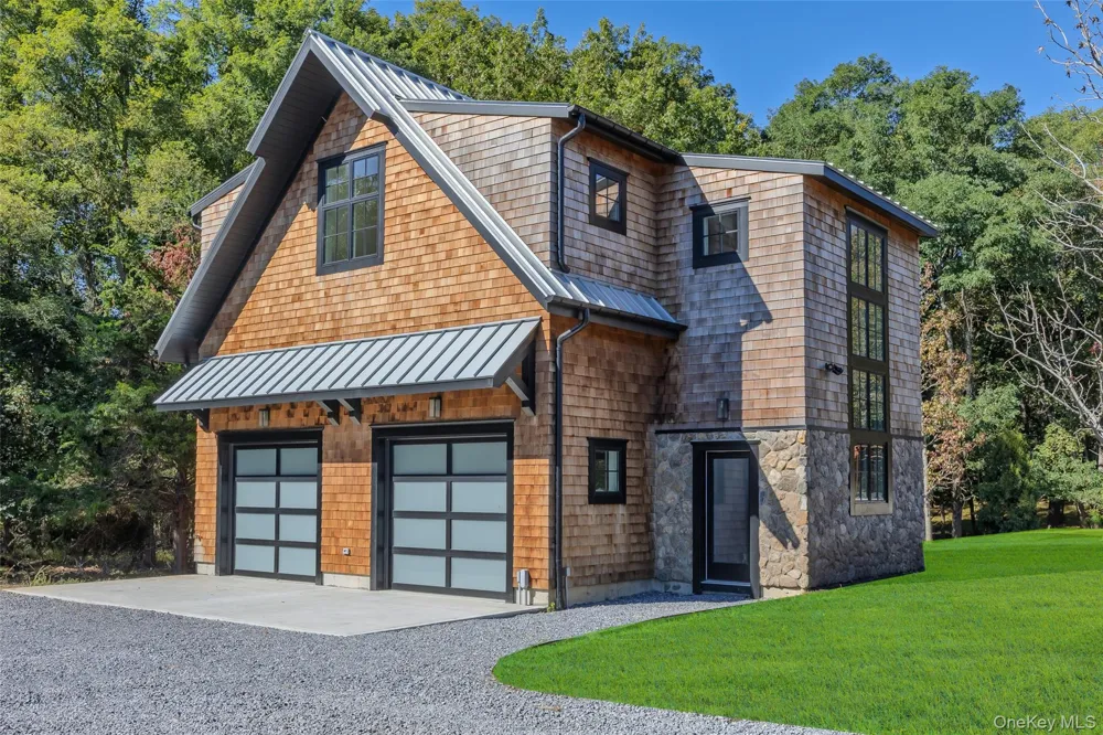 141A Ferry Road Shelter Island, NY 11964