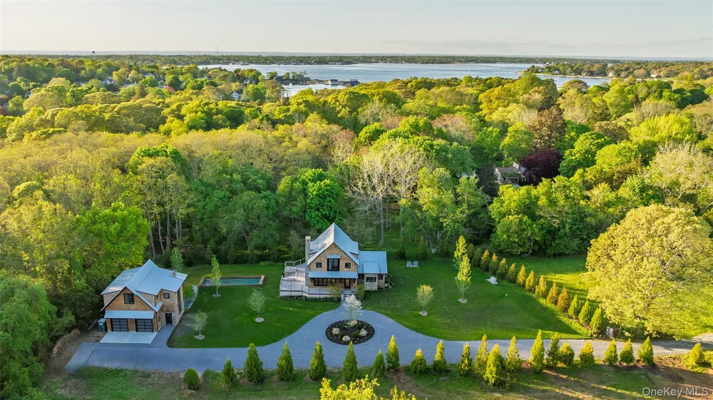 141A Ferry Road Shelter Island, NY 11964