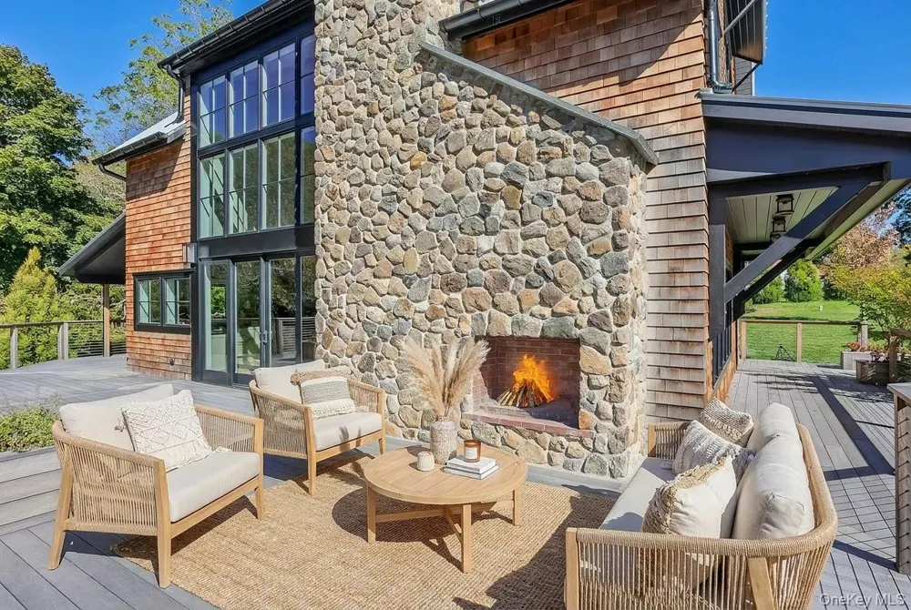141A Ferry Road Shelter Island, NY 11964