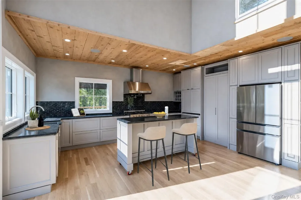 141A Ferry Road Shelter Island, NY 11964