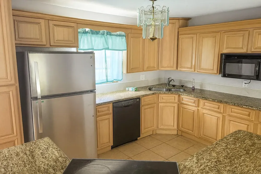 200 COUNTRY CLUB DR #1302 Largo, FL 33771