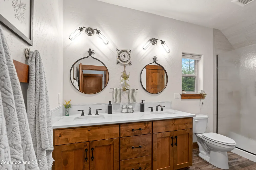 5133 W JEFFERSON Spirit Lake, ID 83869