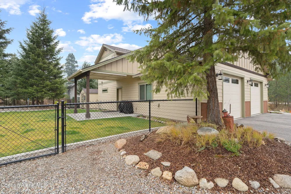 5133 W JEFFERSON Spirit Lake, ID 83869