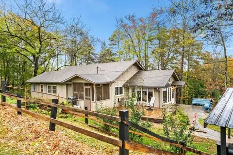 106 Settawig Road