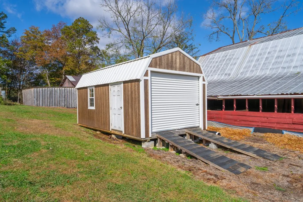 106 Settawig Road Brasstown, NC 28902