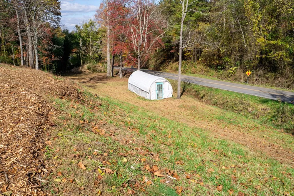 106 Settawig Road Brasstown, NC 28902
