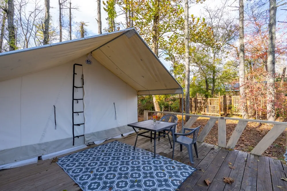 106 Settawig Road Brasstown, NC 28902