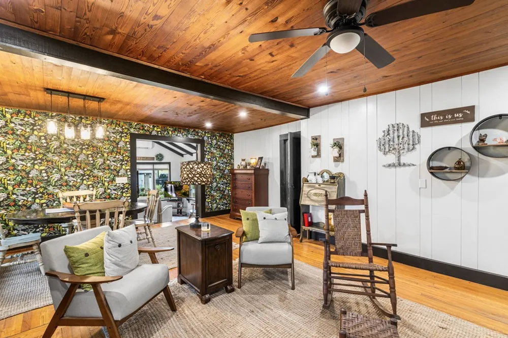 106 Settawig Road Brasstown, NC 28902